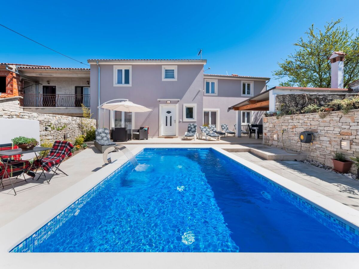Maison 8 personnes avec piscine privée près de Rovinj - Photo 1