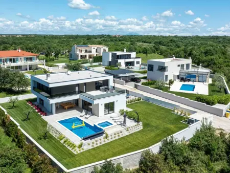 Villa MaEm, maison 10 pers. piscine chauffée à Cere : photo 9