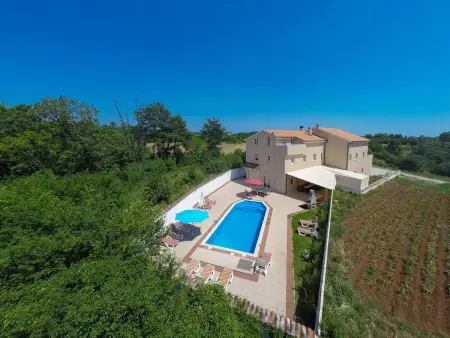 Maison 10 chambres avec piscine privée à Cere : photo 3