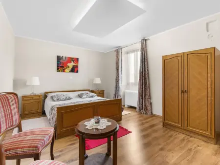 Villa Flavia à Svetvinčenat, piscine privée et vue sur la place : photo 23