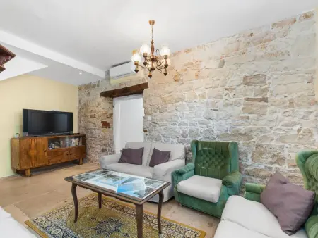 Villa Flavia à Svetvinčenat, piscine privée et vue sur la place : photo 29