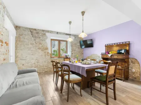 Villa Flavia à Svetvinčenat, piscine privée et vue sur la place : photo 36