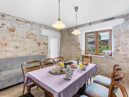 Villa Flavia à Svetvinčenat, piscine privée et vue sur la place : photo 39
