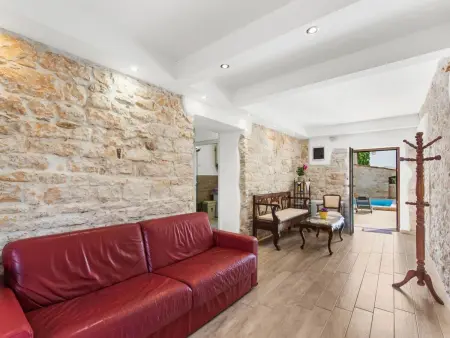 Villa Flavia à Svetvinčenat, piscine privée et vue sur la place : photo 40