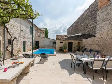Villa Flavia à Svetvinčenat, piscine privée et vue sur la place : photo 46