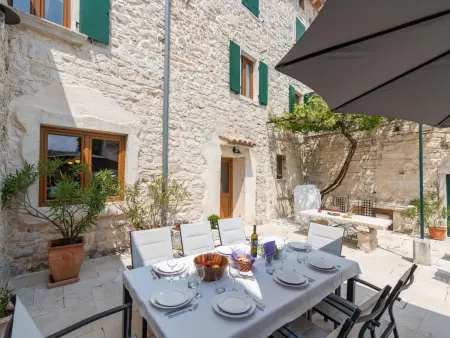 Villa Flavia à Svetvinčenat, piscine privée et vue sur la place : photo 48