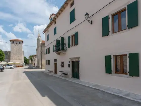 Villa Flavia à Svetvinčenat, piscine privée et vue sur la place : photo 49