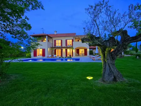 Villa Mirna - Maison 10 pers. avec piscine chauffée et tennis