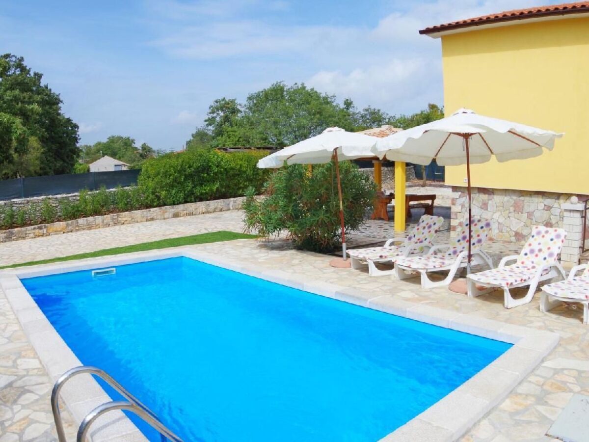 Villa Sandi à Juršići : maison 8 pers, piscine privée - Photo 3