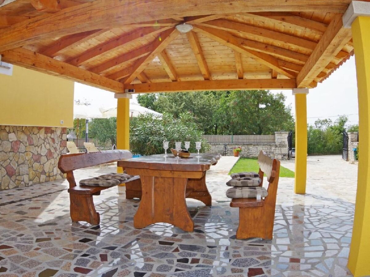 Villa Sandi à Juršići : maison 8 pers, piscine privée - Photo 5