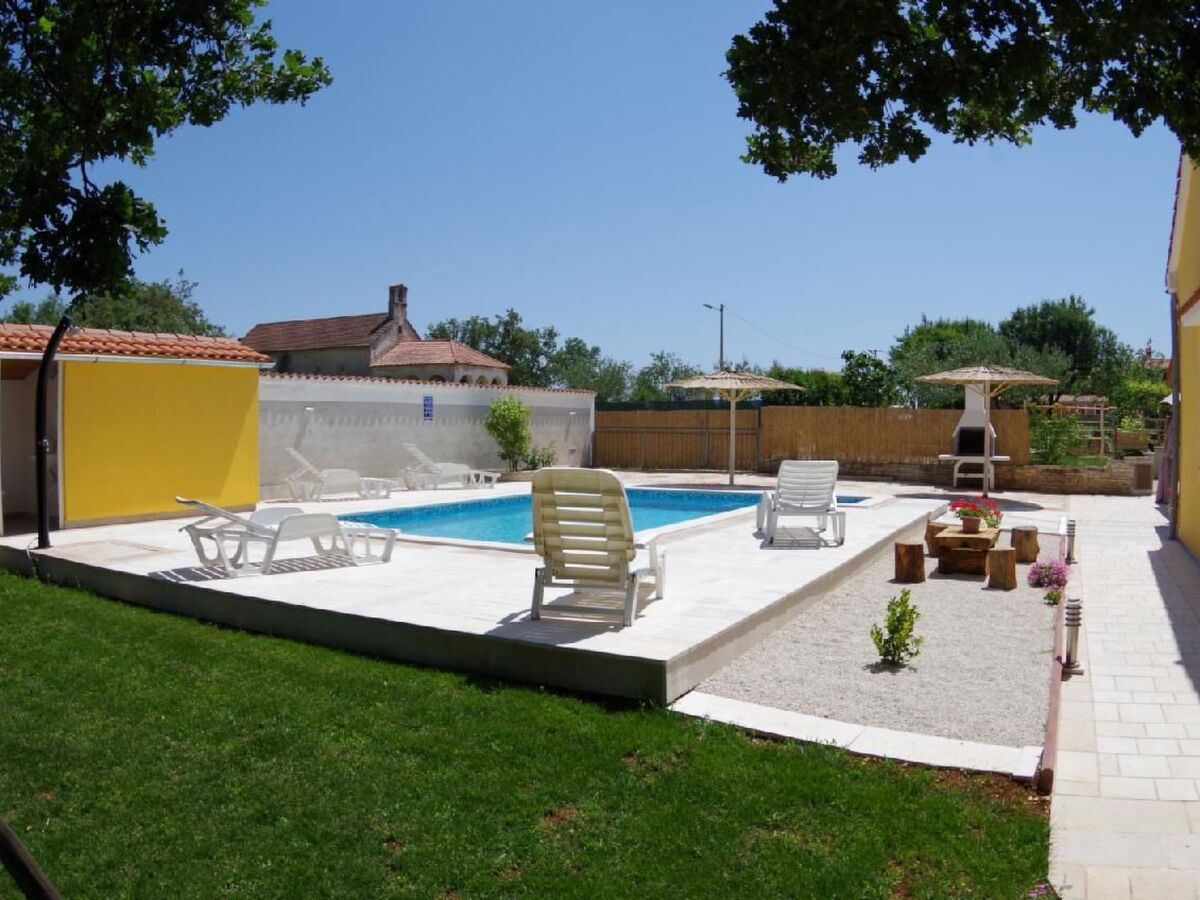 Maison avec piscine privée 8x4m à Sveti Kirin - Photo 5