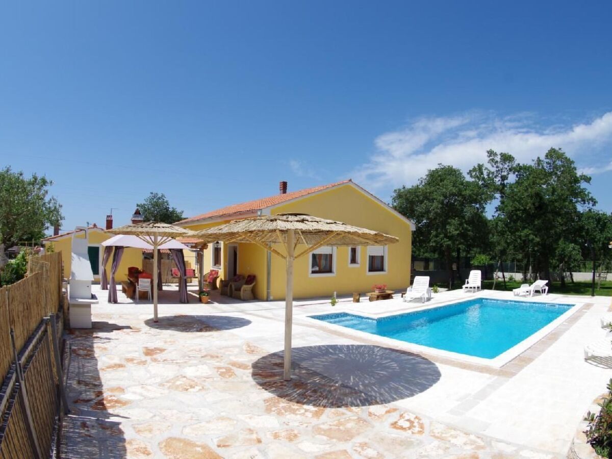 Maison avec piscine privée 8x4m à Sveti Kirin - Photo 6