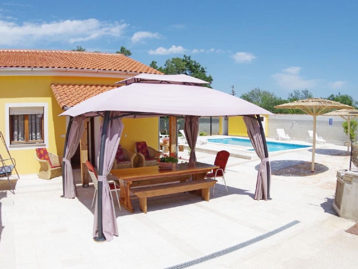 Maison avec piscine privée 8x4m à Sveti Kirin - Photo 10