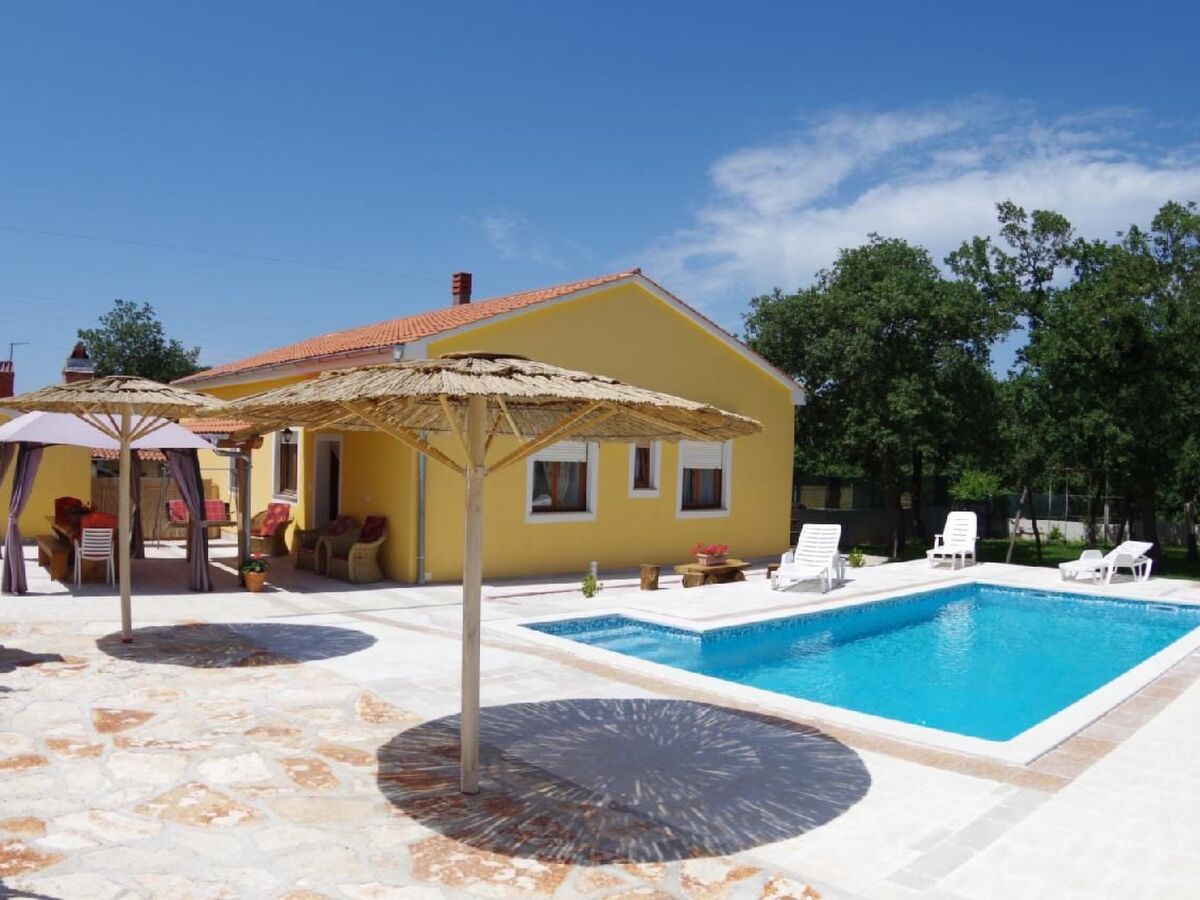 Maison avec piscine privée 8x4m à Sveti Kirin - Photo 11