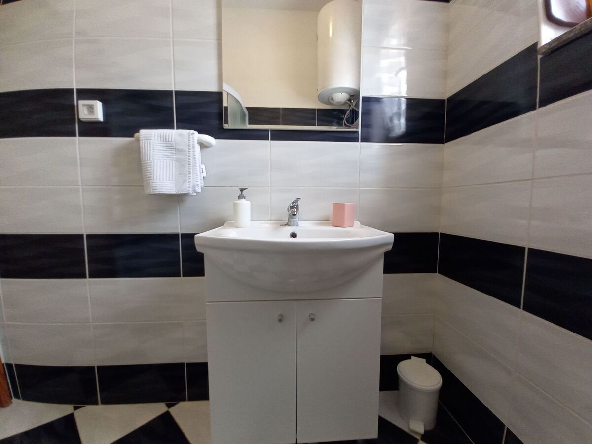 Maison avec piscine privée 8x4m à Sveti Kirin - Photo 34