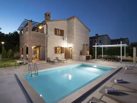 Villa Paradis 13 – Maison 8 personnes, piscine chauffée