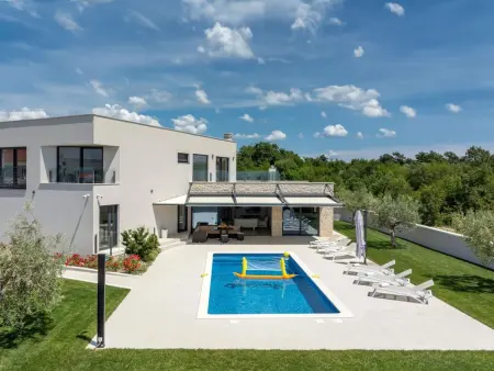 Villa EmMa – Maison 5 chambres avec piscine chauffée