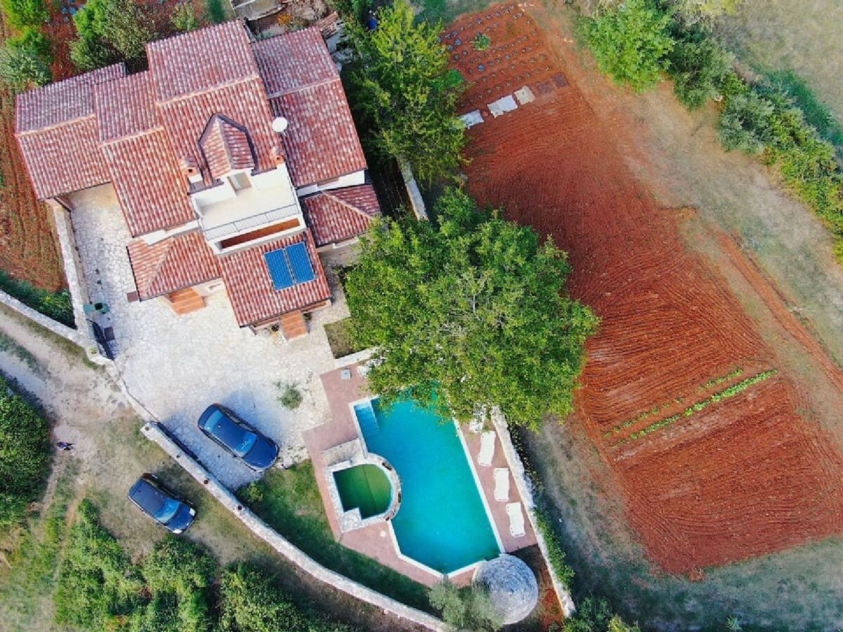 Maison 5 chambres avec piscine privée à Cukrići - Photo 8