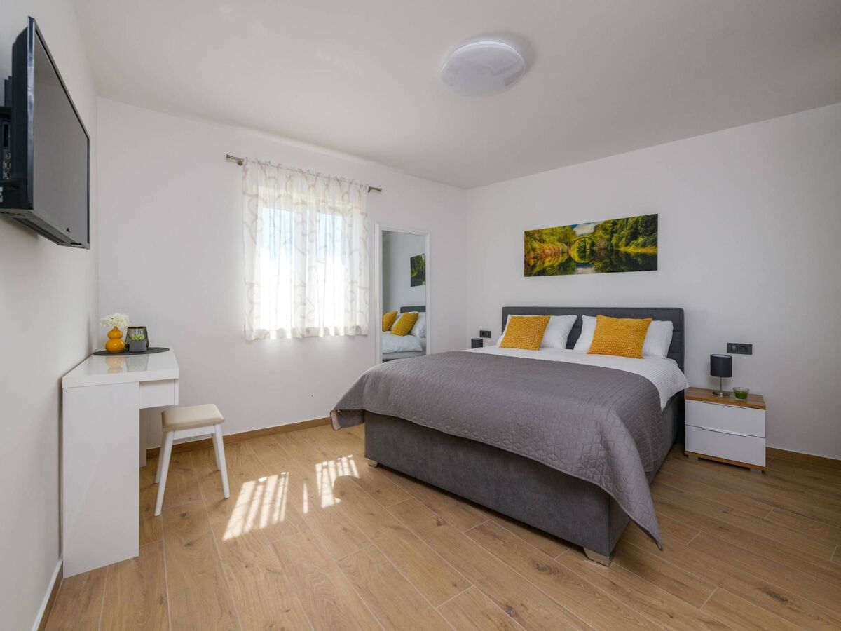 Villa Grande à Juršići, piscine et courts de sport - Photo 7