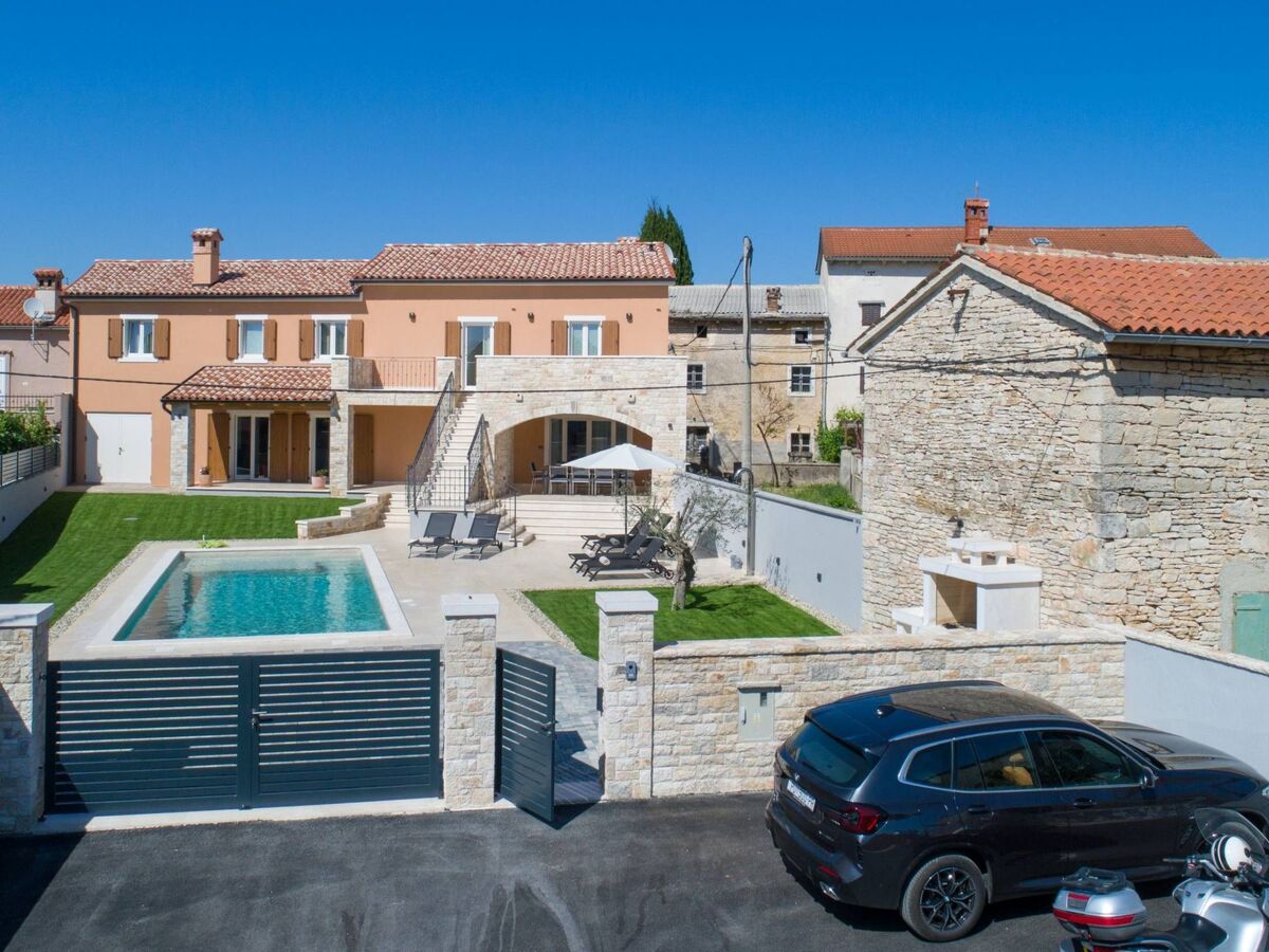 Villa Grande à Juršići, piscine et courts de sport - Photo 9