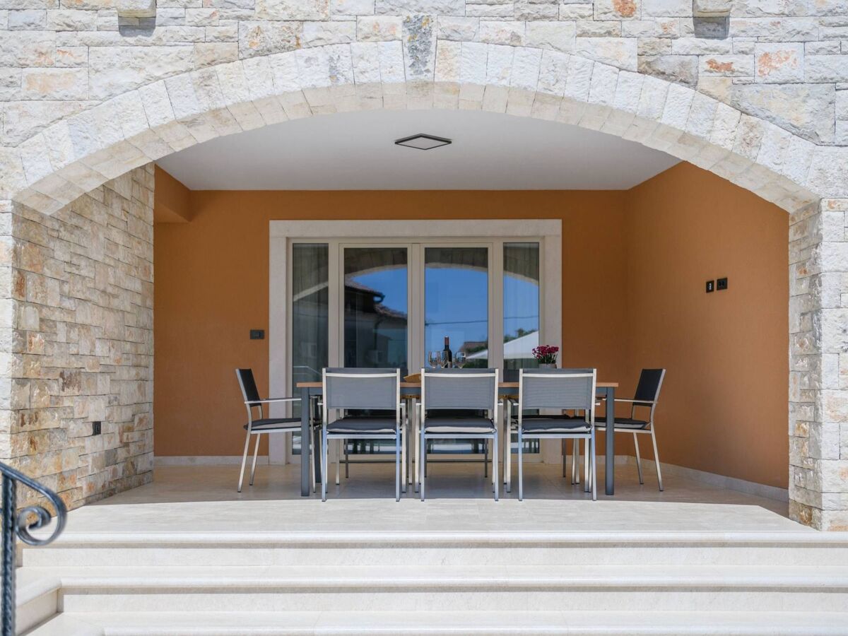 Villa Grande à Juršići, piscine et courts de sport - Photo 13