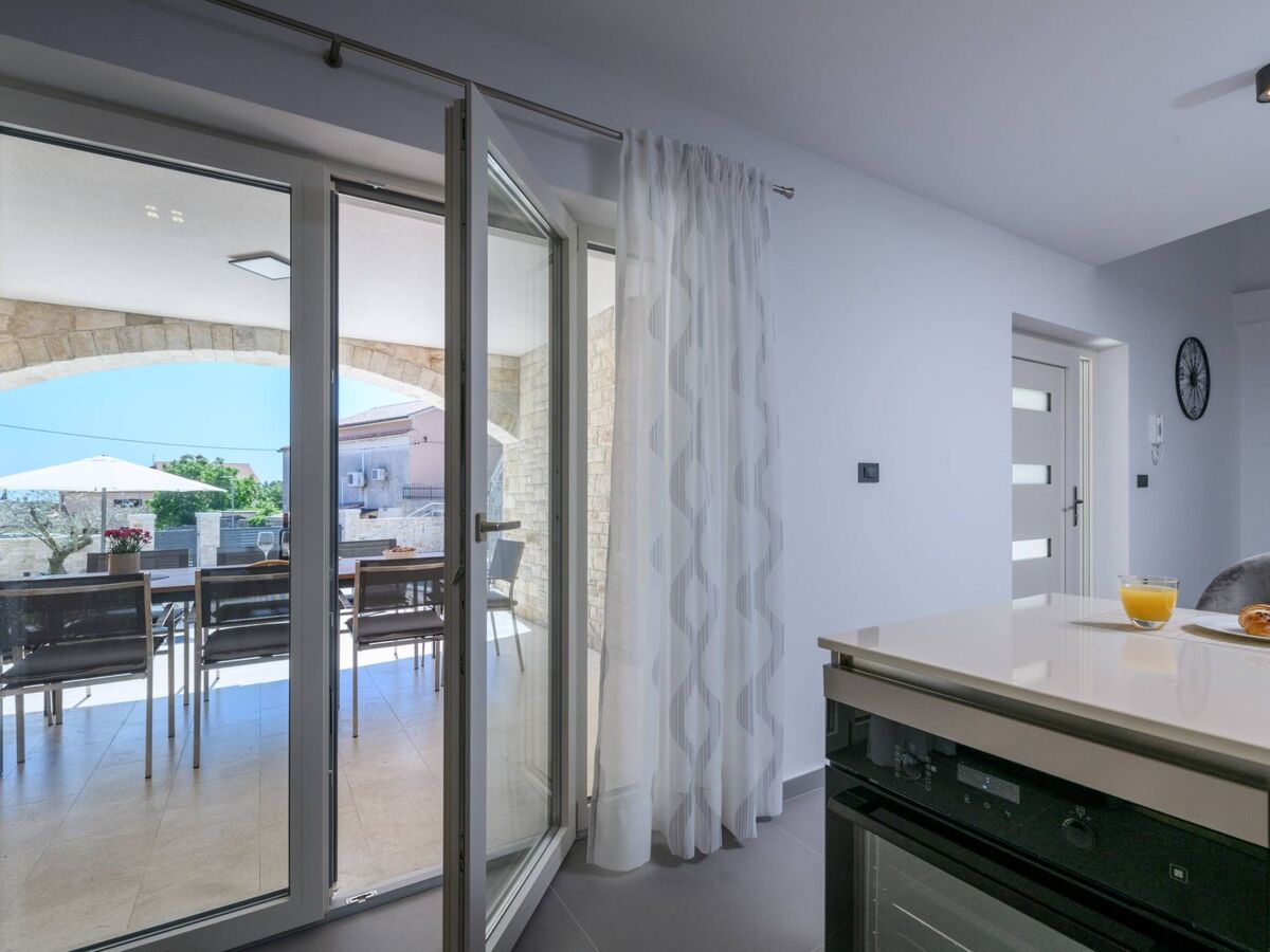 Villa Grande à Juršići, piscine et courts de sport - Photo 15