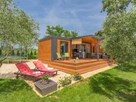 Beach House Ive : maison avec piscine et jacuzzi face à l'Adriatique
