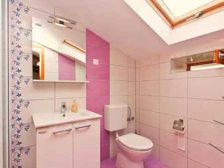 Maison en pierre Peresiji, piscine et cuisine extérieure : photo 14