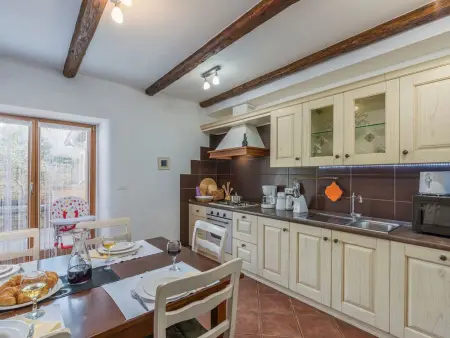 Maison en pierre Peresiji, piscine et cuisine extérieure : photo 22
