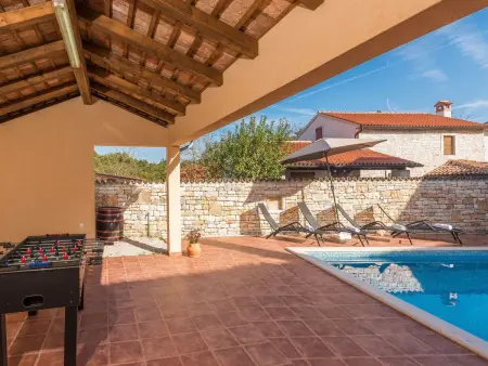 Maison en pierre Peresiji, piscine et cuisine extérieure : photo 38