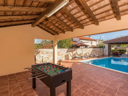 Maison en pierre Peresiji, piscine et cuisine extérieure : photo 39
