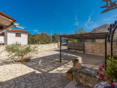 Maison en pierre Peresiji, piscine et cuisine extérieure : photo 41