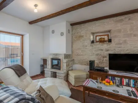 Maison en pierre Peresiji, piscine et cuisine extérieure : photo 49