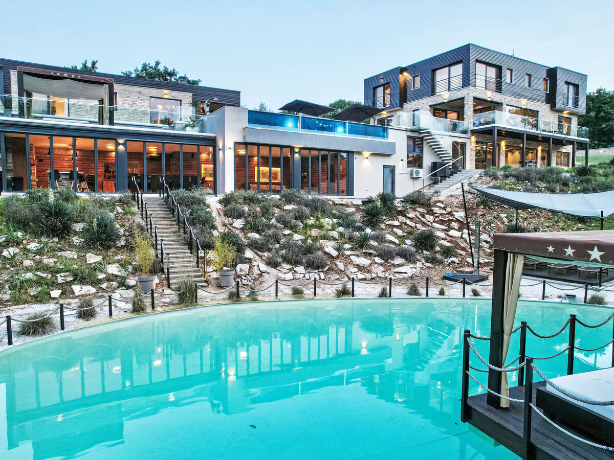 Villa Ambienta : maison 7 chambres avec spa et piscine - Photo 3