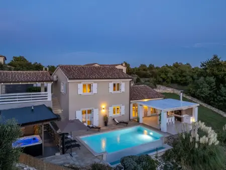 Villa Monet à Bokordici : maison 11 pers. avec piscine et spa : photo 49