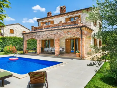 Villa Amani : maison 4 chambres piscine privée Bokordici