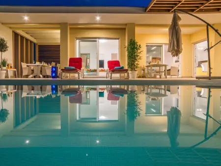 Maison avec piscine chauffée privée pour 6 personnes