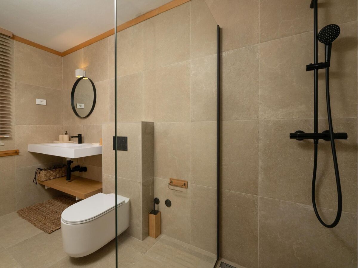 Villa Casa Nova – 7 chambres, spa et piscine à Bale - Photo 32