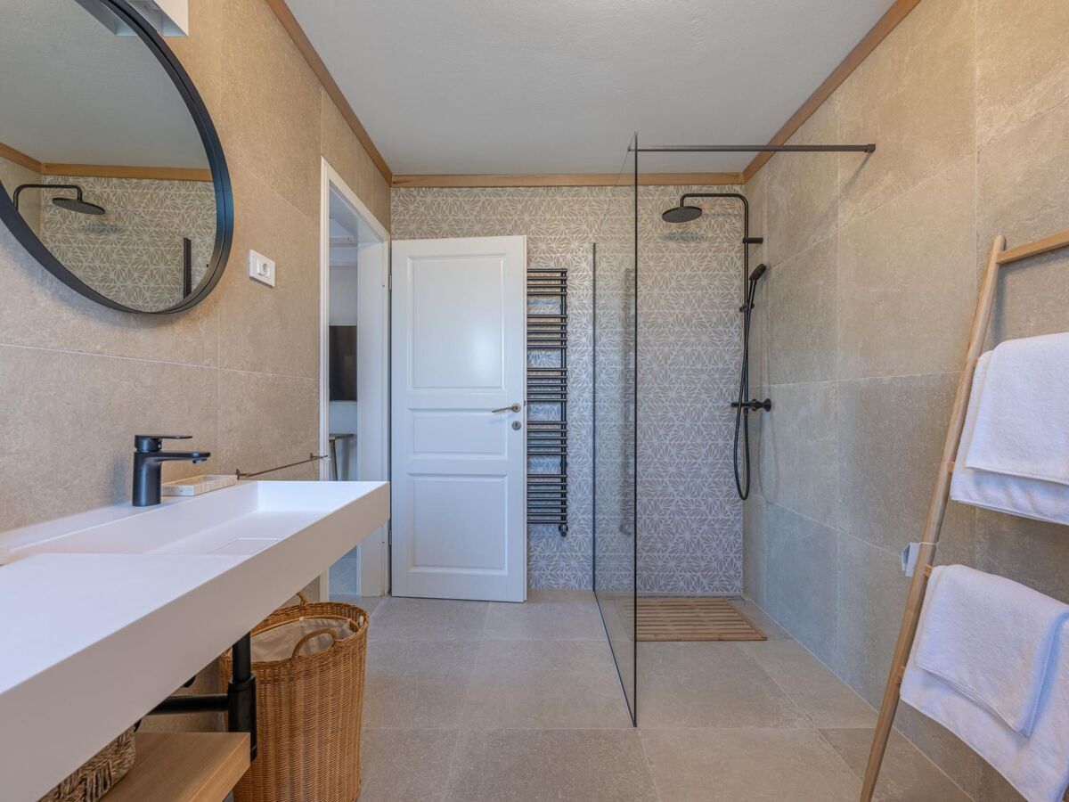 Villa Casa Nova – 7 chambres, spa et piscine à Bale - Photo 36