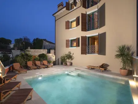 Villa Casa Nova – 7 chambres, spa et piscine à Bale