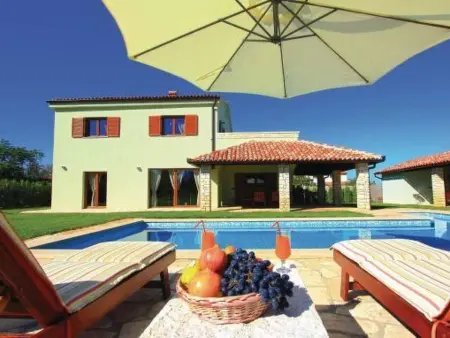 Villa Istrie 4 ch, jardin oliviers, piscine 40m²