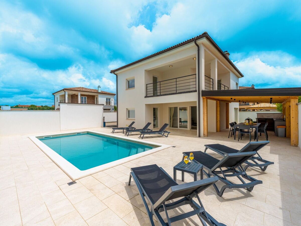 Villa Dand J – Maison 8 pers., piscine privée à Vodnjan - Photo 1