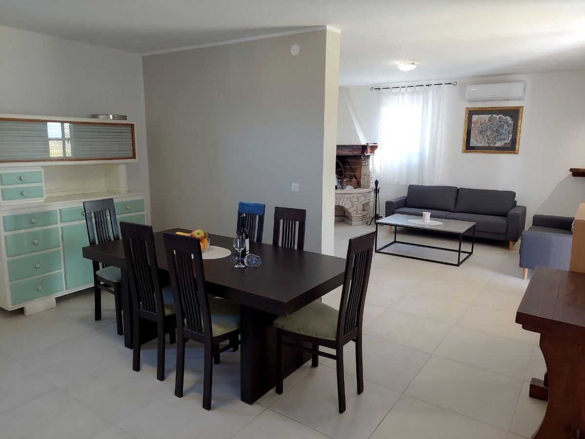 Marmelo – Maison avec jacuzzi privatif à Peroj - Photo 50