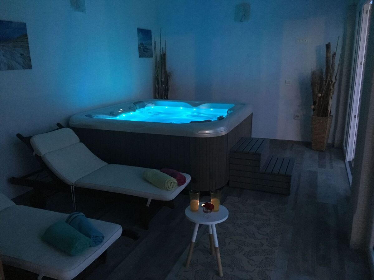 Villa avec piscine d'eau salée, sauna et jacuzzi à Vodnjan - Photo 3