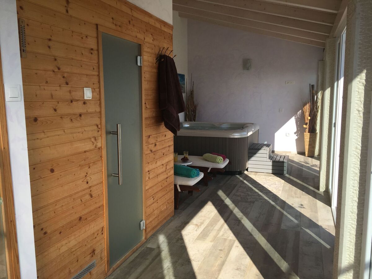 Villa avec piscine d'eau salée, sauna et jacuzzi à Vodnjan - Photo 5