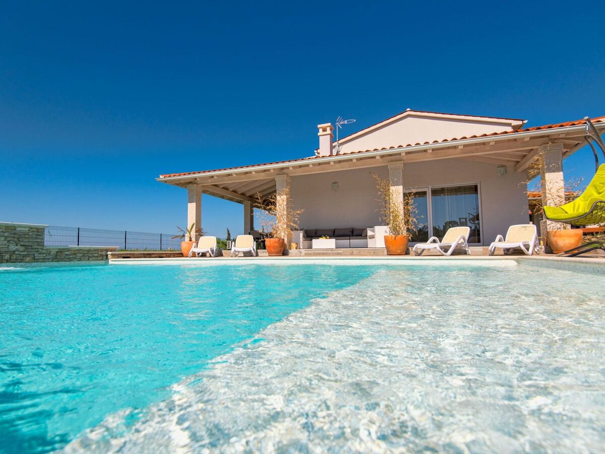 Villa avec piscine d'eau salée, sauna et jacuzzi à Vodnjan - Photo 8