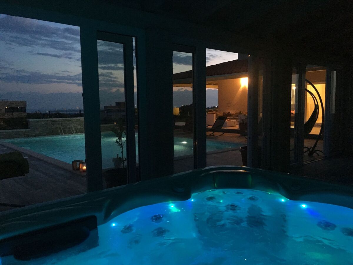 Villa avec piscine d'eau salée, sauna et jacuzzi à Vodnjan - Photo 12
