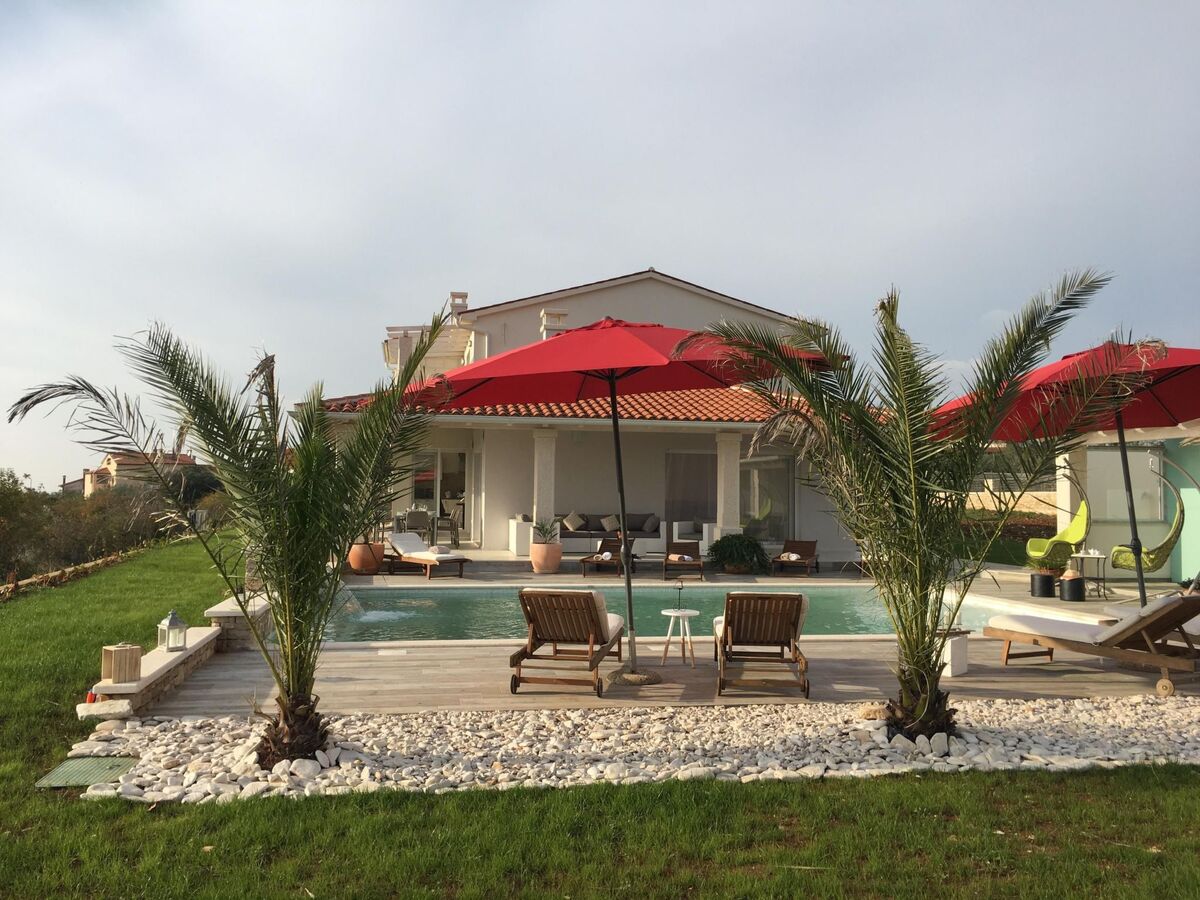 Villa avec piscine d'eau salée, sauna et jacuzzi à Vodnjan - Photo 16
