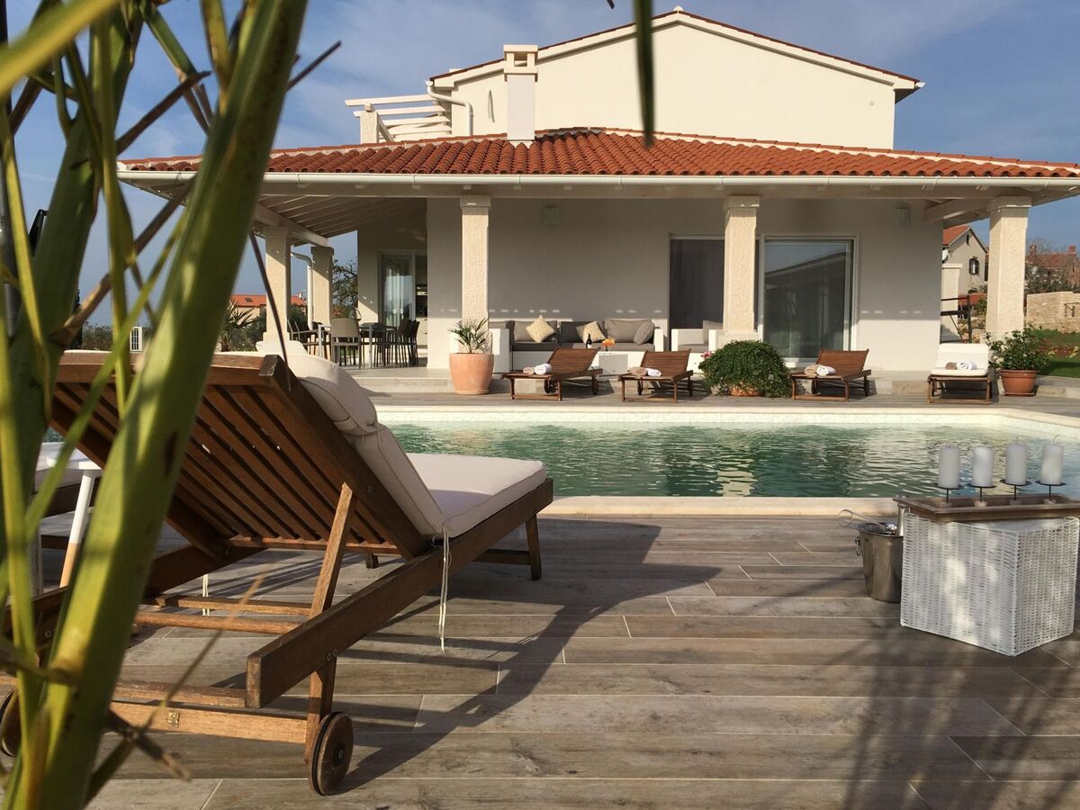 Villa avec piscine d'eau salée, sauna et jacuzzi à Vodnjan - Photo 22