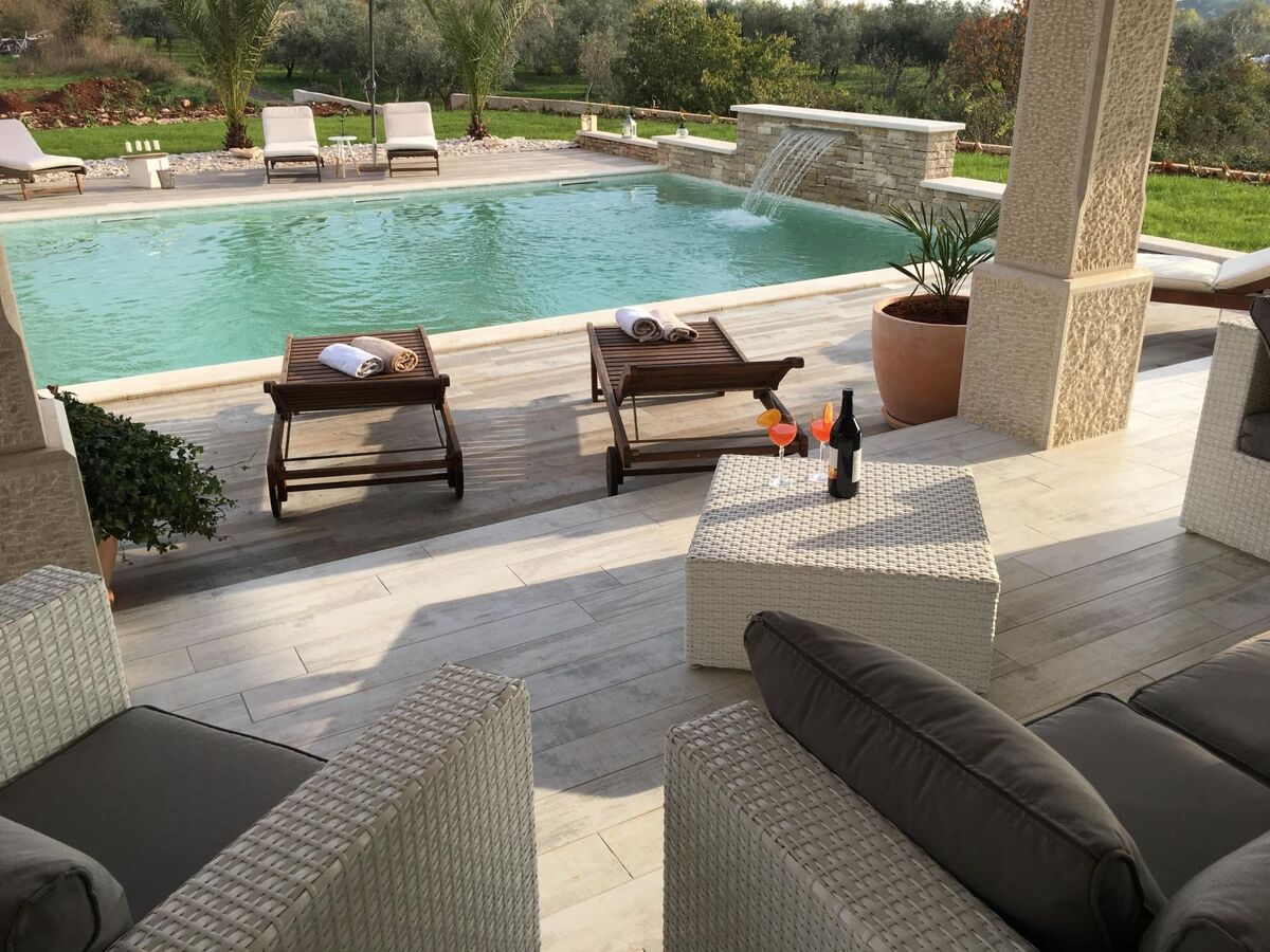 Villa avec piscine d'eau salée, sauna et jacuzzi à Vodnjan - Photo 29